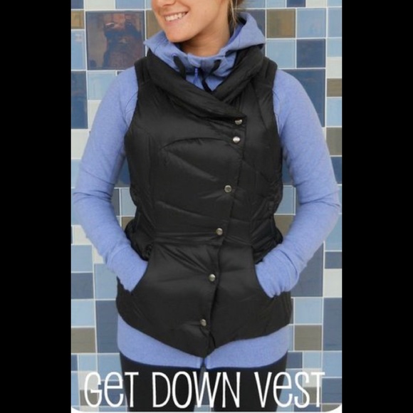 ⭐️ 2 x Host Pick ⭐️ Rare Lululemon Get Down Vest *Reversible - Picture 9 of 16